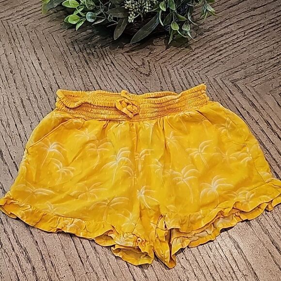 Yellow summer palm tree shorts size 8 girls - Picture 6 of 6
